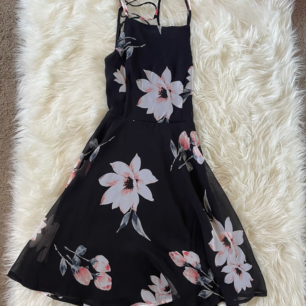 Lulu’s Dress - Picture 3 of 6